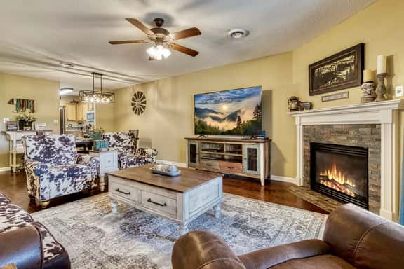 Whispering Pines 352 Penthouse - Image 1