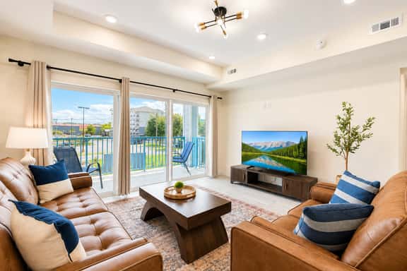 Smoky Pointe 201 - Image 1