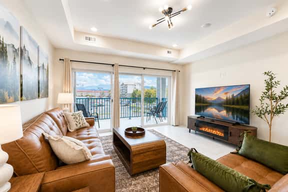 Smoky Pointe 301 - Image 1