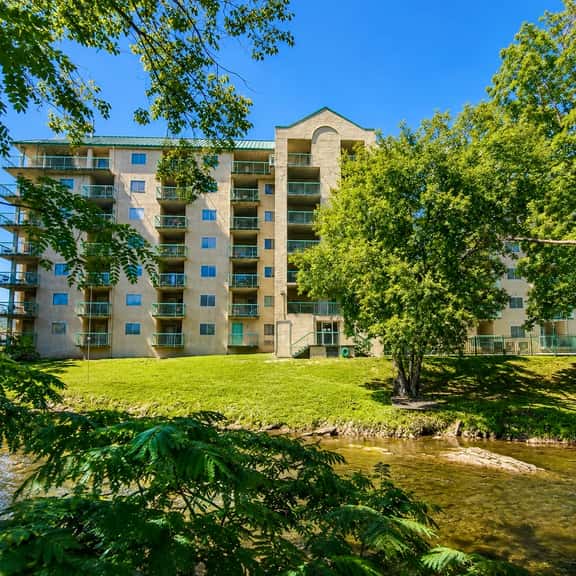 River Place 605 - Image 1