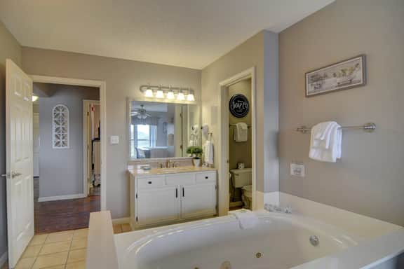 Whispering Pines 143 Penthouse