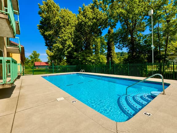 River Place 605 - Image 3