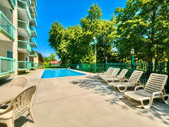 River Place 605 - Image 4